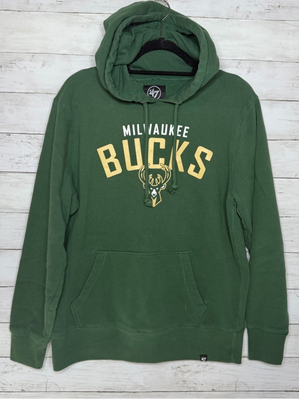 NBA Milwaukee Bucks Basketball Hoodie Sweatshirt Men’s Size Medium - Picture 2 of 3